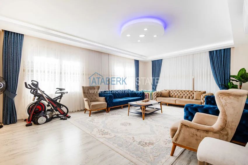 Kupuj  Jednopoziomowy apartament 3+1 z meblami w centrum Alanyi, Hasbahce — nieruchomość na pozwolenie na pobyt i obywatelstwo  4 