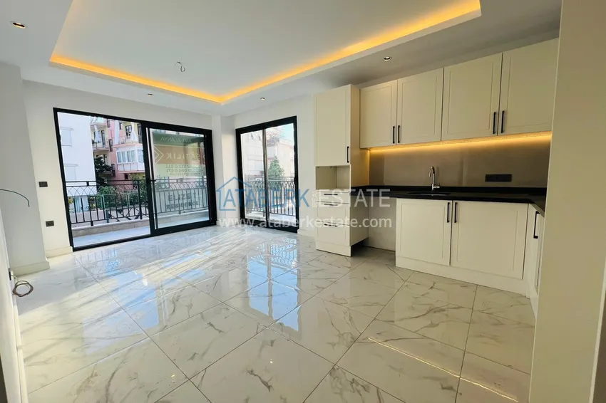 Kupuj  Apartament 2+1 od inwestora w kompleksie w budowie, centrum Alanyi — plaża Kleopatra 3 