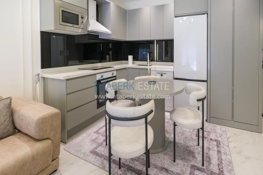 Kupuj Apartament 1+1 na pierwszej linii w Kargicak - kompleks premium 3 