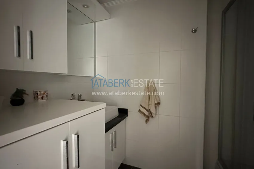 Kupuj  Apartament 3+1 na zezwolenie na pobyt w centrum Alanyi - Plaża Kleopatra 14 