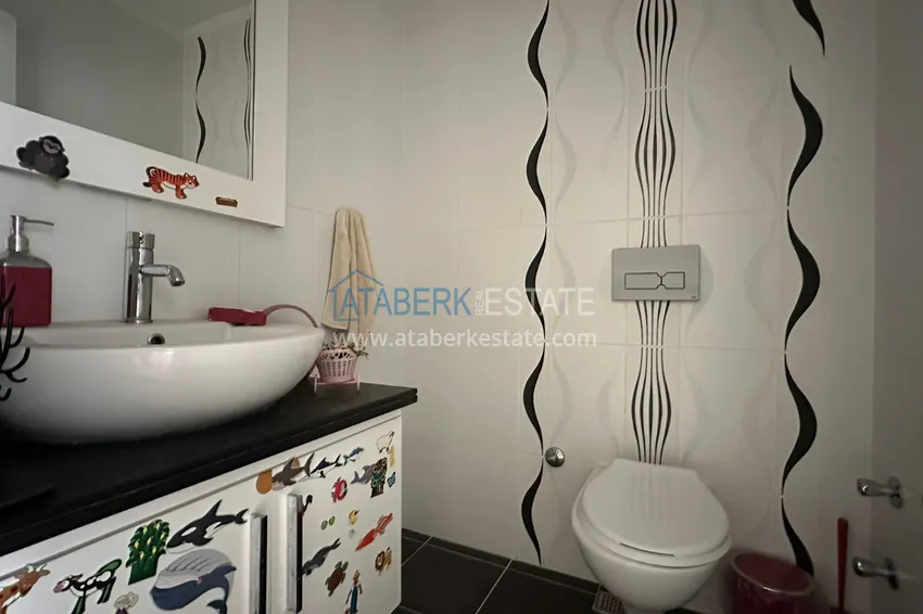 Kupuj  Apartament 3+1 na zezwolenie na pobyt w centrum Alanyi - Plaża Kleopatra 15 