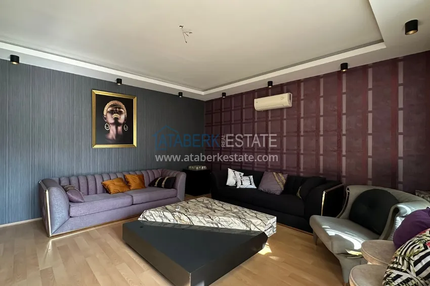 Kupuj  Apartament 3+1 na zezwolenie na pobyt w centrum Alanyi - Plaża Kleopatra 2 