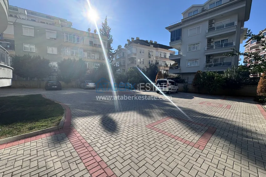 Apartament 3+1 na zezwolenie na pobyt w centrum Alanyi - Plaża Kleopatra 4 