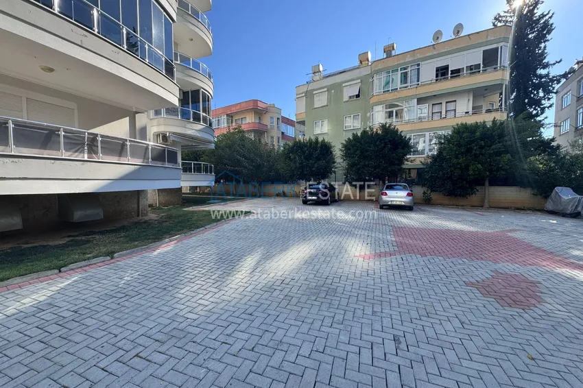 Apartament 3+1 na zezwolenie na pobyt w centrum Alanyi - Plaża Kleopatra 5 