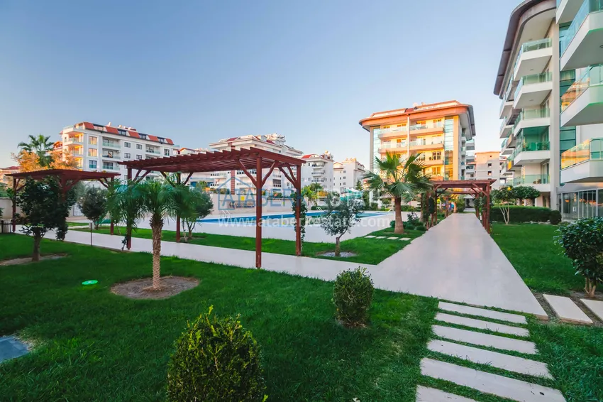 Apartament 1+1 z meblami i widokiem na morze - dzielnica Kestel, pierwsze wybrzeże  4 