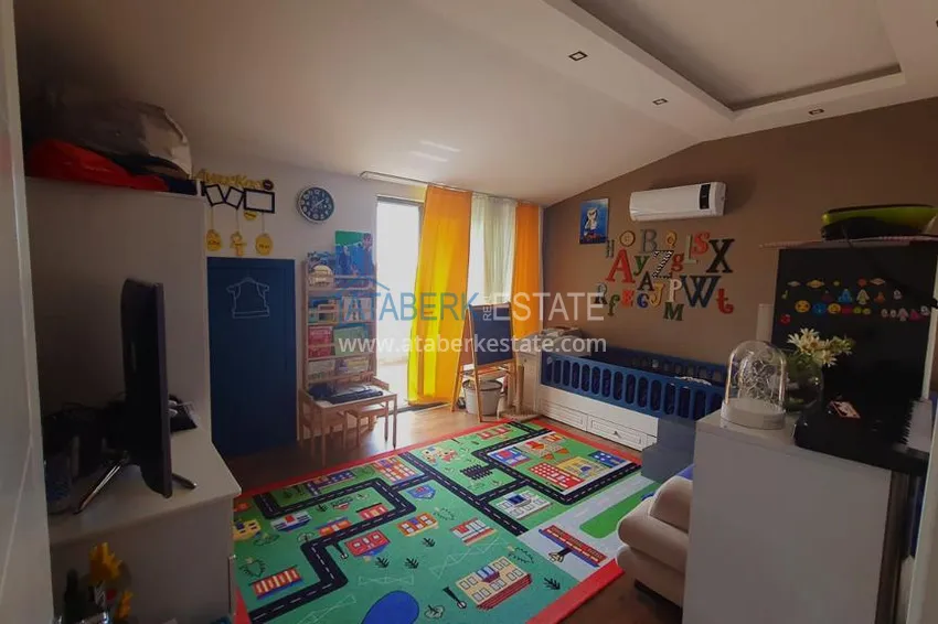 Kupuj  Dwupoziomowy penthouse 5+2 w okolicy Oba — umeblowany, odpowiedni dla obywatelstwa 10 