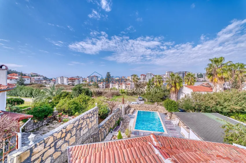 Kupuj  4+1 willa na zezwolenie na pobyt w Turkler, Alanya — z nowymi meblami i basenem 30 