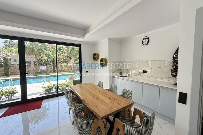 Apartament 2+1 w okolicy Oba - z luksusowymi meblami i widokiem na fortecę 18 