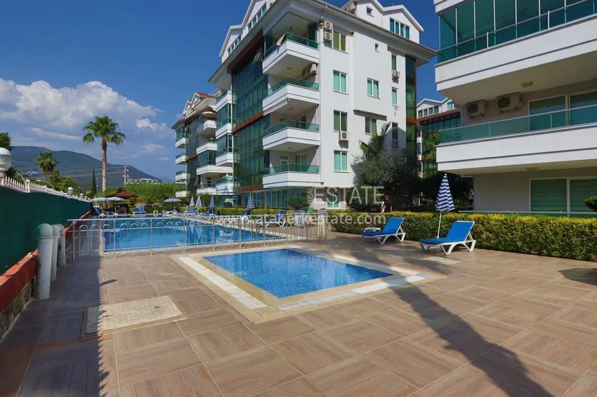 Duplex ogrodowy w Kestel - 200 m od morza, odpowiedni dla obywatelstwa 10 
