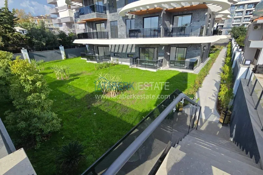 Apartament 1+1 z widokiem na morze i fortecę przy plaży w Kestel 15 
