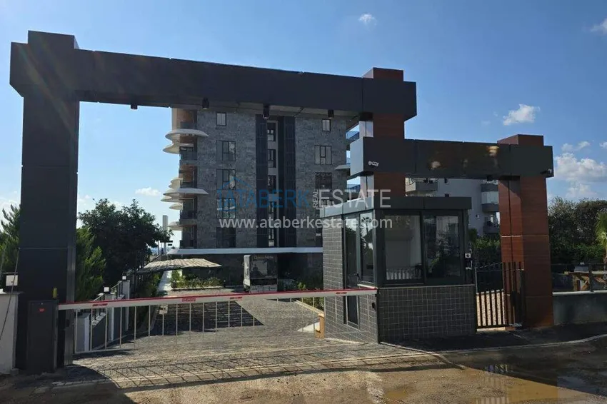 Apartament 1+1 z widokiem na morze i fortecę przy plaży w Kestel 16 