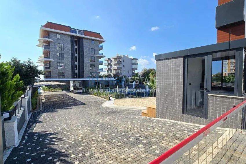Apartament 1+1 z widokiem na morze i fortecę przy plaży w Kestel 17 