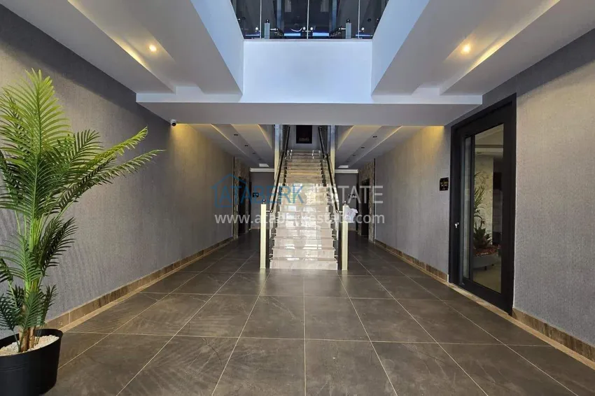 Apartament 1+1 z widokiem na morze i fortecę przy plaży w Kestel 29 