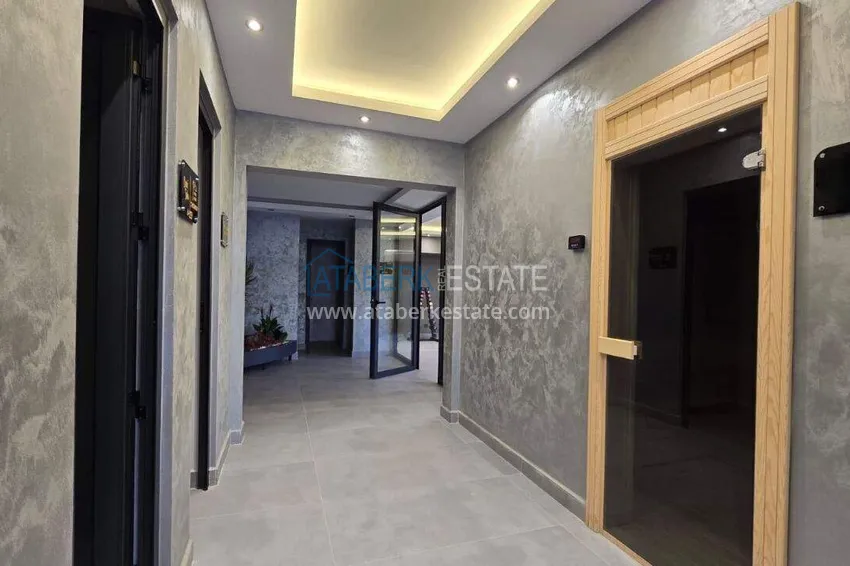Apartament 1+1 z widokiem na morze i fortecę przy plaży w Kestel 39 