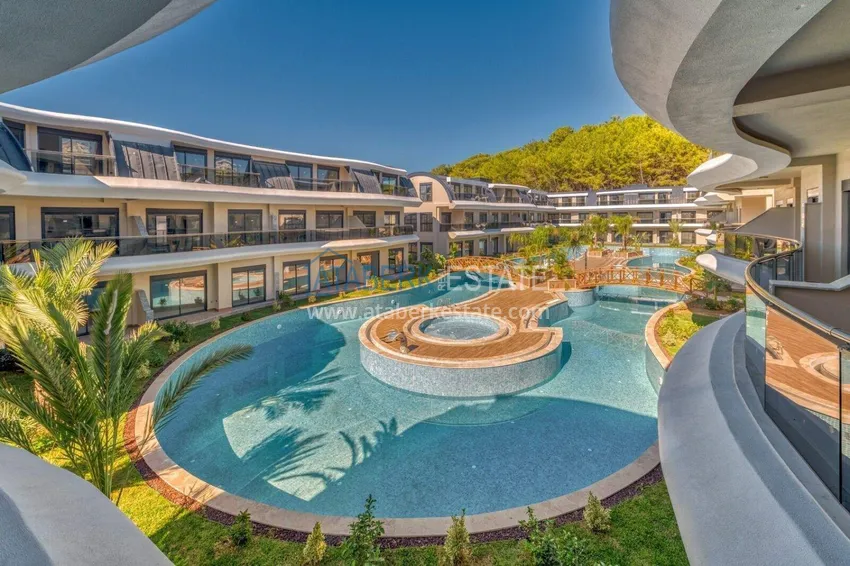 Dwupoziomowy penthouse 3+1 w Avsallar - luksusowym kompleksie rodzinnym 7 