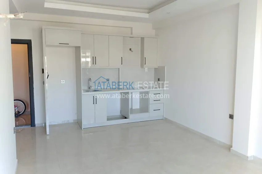 Kupuj  Apartament 1+1 w Gazipasa z pięknym wykończeniem w nowoczesnym kompleksie 1 