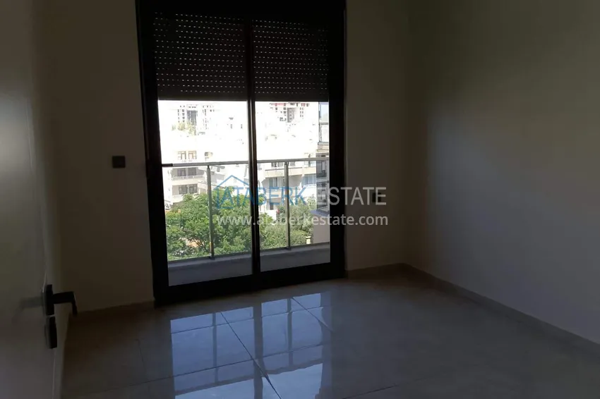 Kupuj  Apartament 1+1 w Gazipasa z pięknym wykończeniem w nowoczesnym kompleksie 4 