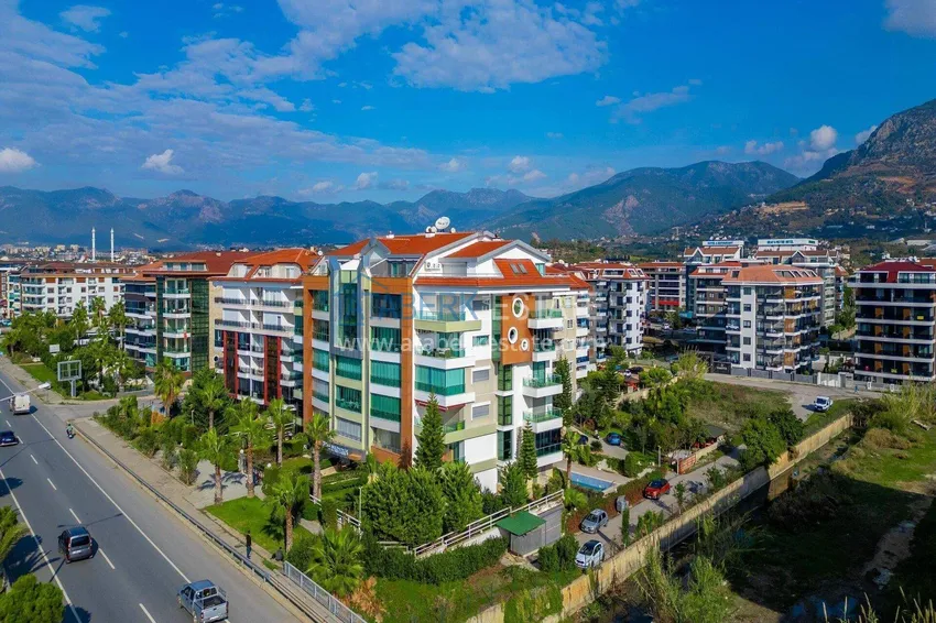 Duplex ogrodowy 2+1 w Kestel przy plaży - z nowymi meblami i widokiem na morze 3 