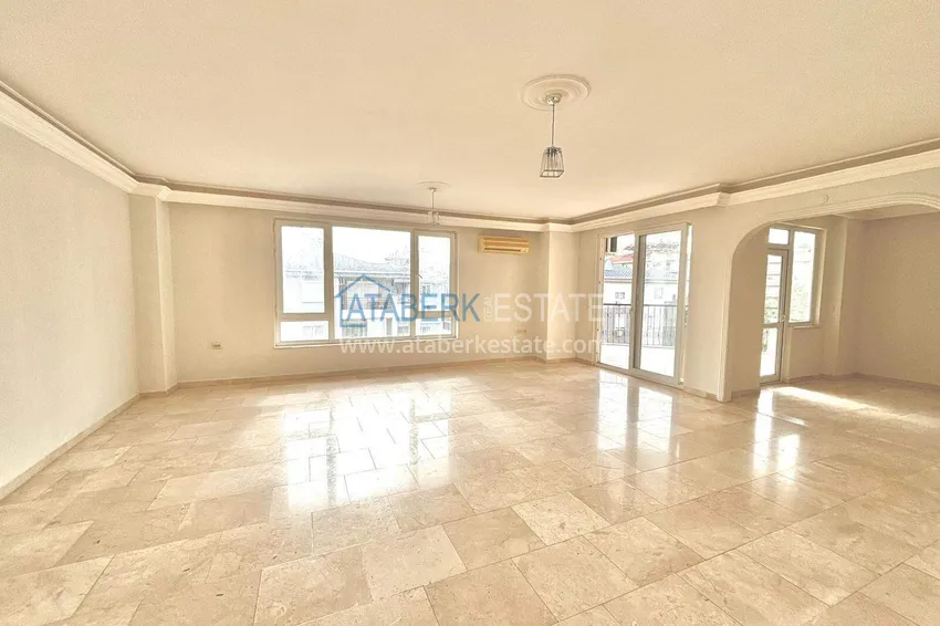 Kupuj  Apartament dwupoziomowy 4+1 w Oba — nieruchomość w Alanyi na zezwolenie na pobyt 1 