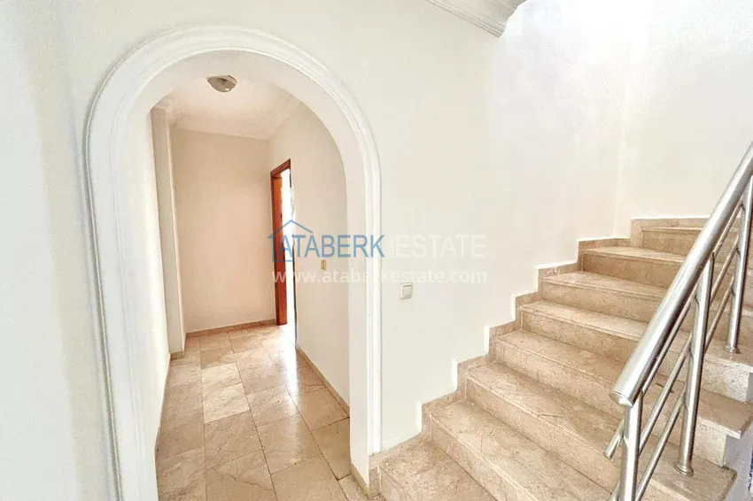 Kupuj  Apartament dwupoziomowy 4+1 w Oba — nieruchomość w Alanyi na zezwolenie na pobyt 8 