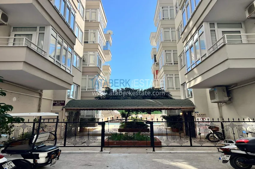 Korzystna cena! Apartament 1+1 w centrum Alanyi, plaża Kleopatra — nieruchomość na zezwolenie na pobyt 2 