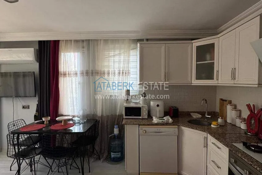 Kupuj  Korzystna cena! Apartament 1+1 w centrum Alanyi, plaża Kleopatra — nieruchomość na zezwolenie na pobyt 4 