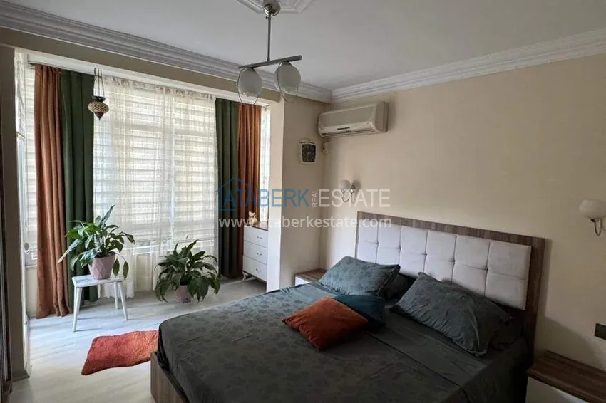 Kupuj  Korzystna cena! Apartament 1+1 w centrum Alanyi, plaża Kleopatra — nieruchomość na zezwolenie na pobyt 8 