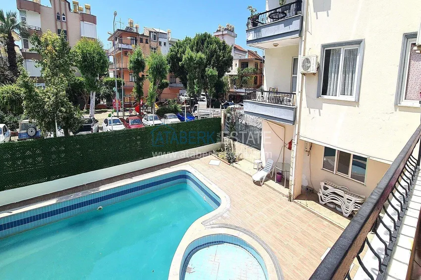 Kupuj  Tani apartament 1+1 w Oba - umeblowany, w pobliżu centrum handlowego Alanya 8 