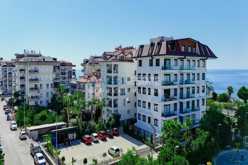 Apartament 1+1 z widokiem na morze w Kestel - pierwsza linia, odpowiedni dla obywatelstwa 1 