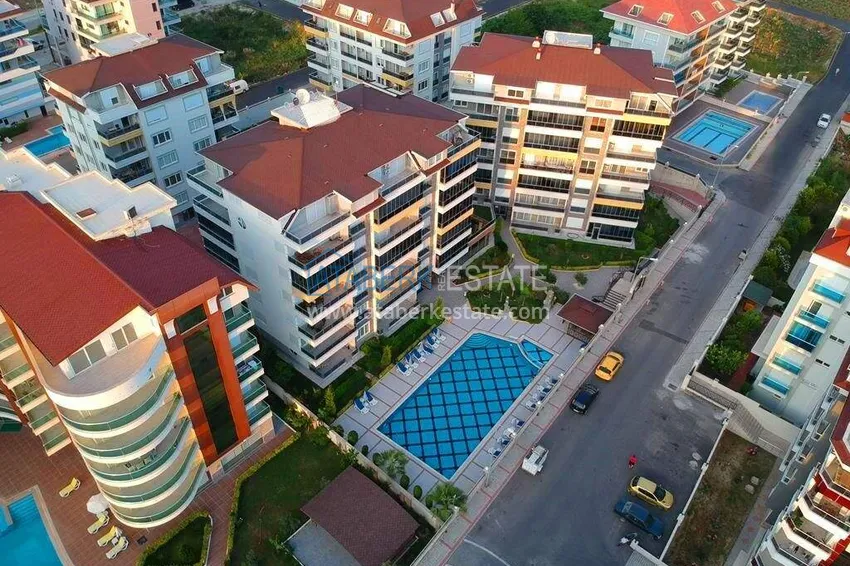 Apartament 1+1 70 m2 w Kestel — umeblowany, przeszklony balkon, 100 metrów od morza 4 