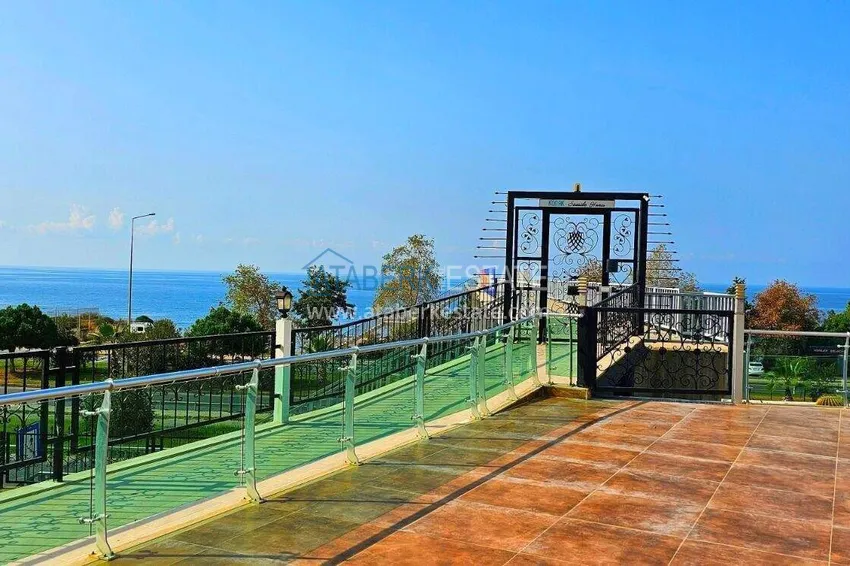 Dwupoziomowy penthouse 3+1 w Kargicak - pierwsza linia, prywatna plaża, raty 15-miesięczne 11 