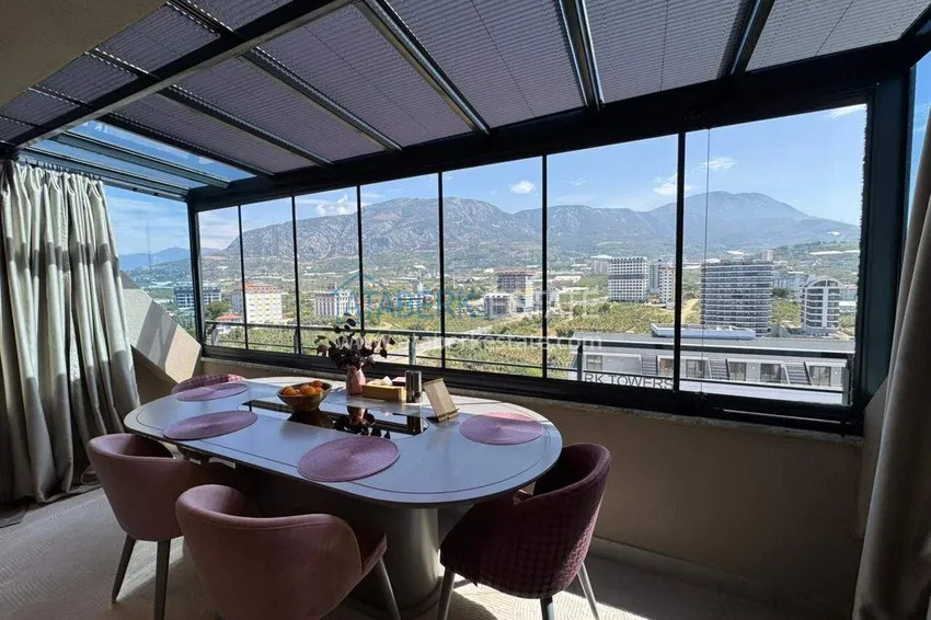 Kupuj  Panoramiczny dwupoziomowy penthouse z oryginalnym wnętrzem w centrum Mahmutlar, sobotni rynek 16 