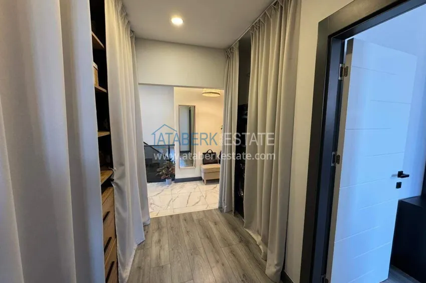 Kupuj  Panoramiczny dwupoziomowy penthouse z oryginalnym wnętrzem w centrum Mahmutlar, sobotni rynek 19 