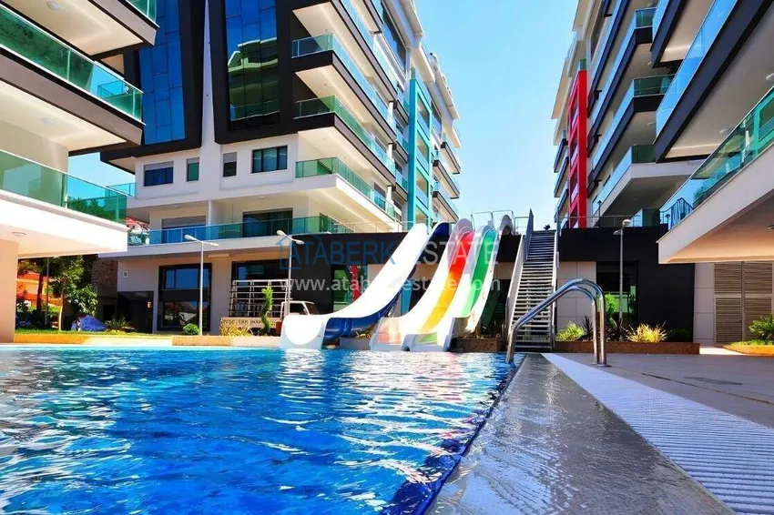 Dwupoziomowy penthouse 3+1 w Kargicak - pierwsza linia, prywatna plaża, raty 15-miesięczne 16 