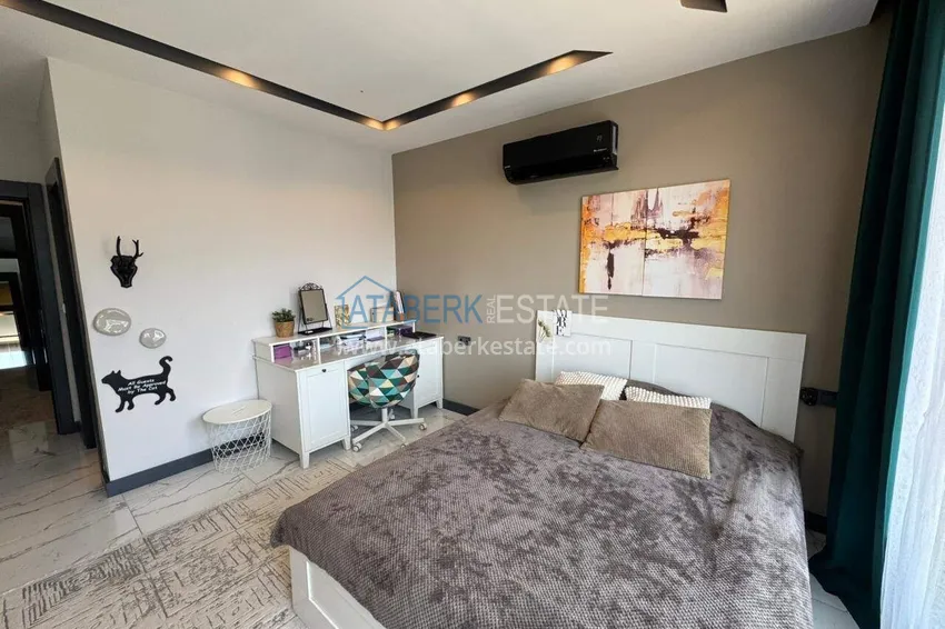 Kupuj  Panoramiczny dwupoziomowy penthouse z oryginalnym wnętrzem w centrum Mahmutlar, sobotni rynek 39 