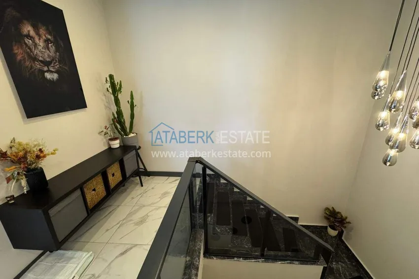 Kupuj  Panoramiczny dwupoziomowy penthouse z oryginalnym wnętrzem w centrum Mahmutlar, sobotni rynek 4 