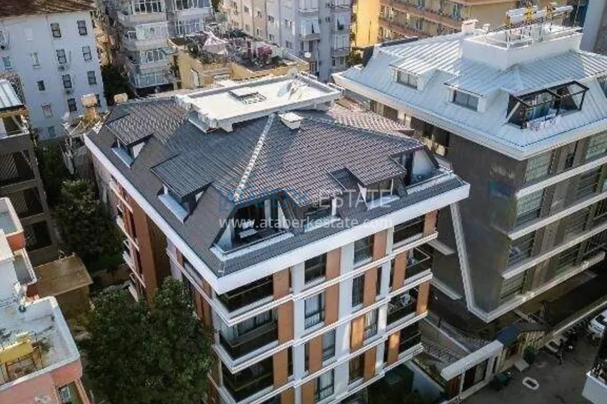 Dwupoziomowy penthouse 3+1 w centrum Alanyi, plaża Kleopatra - umeblowany, odpowiedni na zezwolenie na pobyt 1 