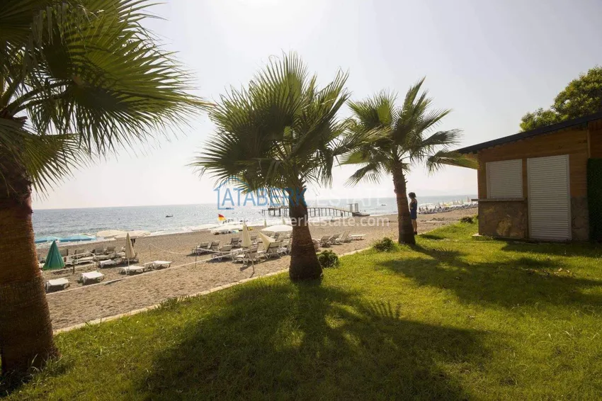 Apartament 2+1 przy plaży w Mahmutlar — meble, bezpośredni widok na morze  16 
