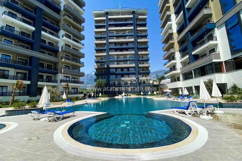 Dwupoziomowy penthouse 2+1 w Mahmutlar — meble, widok na morze i góry, kompleks z obsługą hotelową 2 
