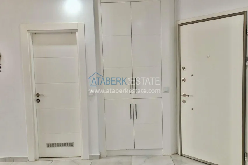 Kupuj  2+1 mieszkanie 140 m2 w Mahmutlar — meble, przeszklony balkon, kompleks premium 1 