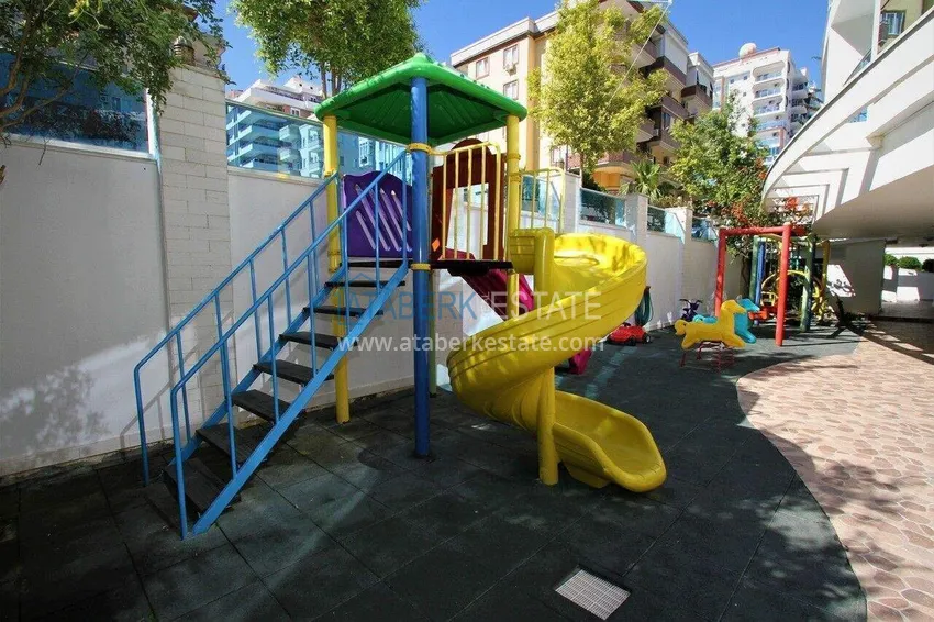 2+1 mieszkanie 140 m2 w Mahmutlar — meble, przeszklony balkon, kompleks premium 12 