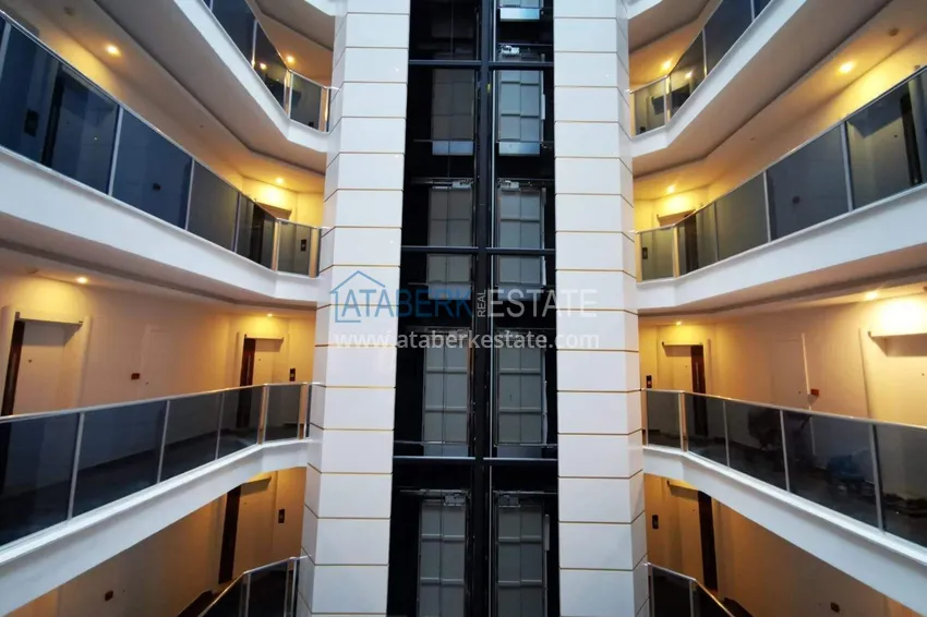 2+1 mieszkanie 140 m2 w Mahmutlar — meble, przeszklony balkon, kompleks premium 16 