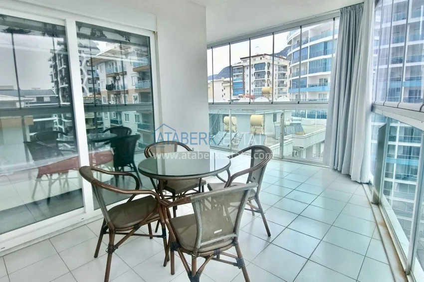 Kupuj  2+1 mieszkanie 140 m2 w Mahmutlar — meble, przeszklony balkon, kompleks premium 18 