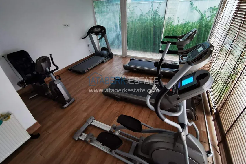 2+1 mieszkanie 140 m2 w Mahmutlar — meble, przeszklony balkon, kompleks premium 20 
