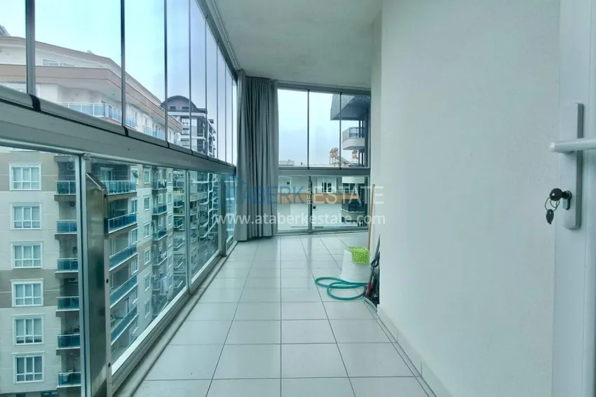 Kupuj  2+1 mieszkanie 140 m2 w Mahmutlar — meble, przeszklony balkon, kompleks premium 21 