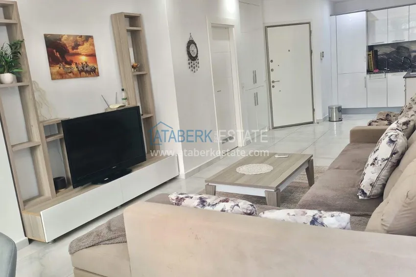 Kupuj  2+1 mieszkanie 140 m2 w Mahmutlar — meble, przeszklony balkon, kompleks premium 7 