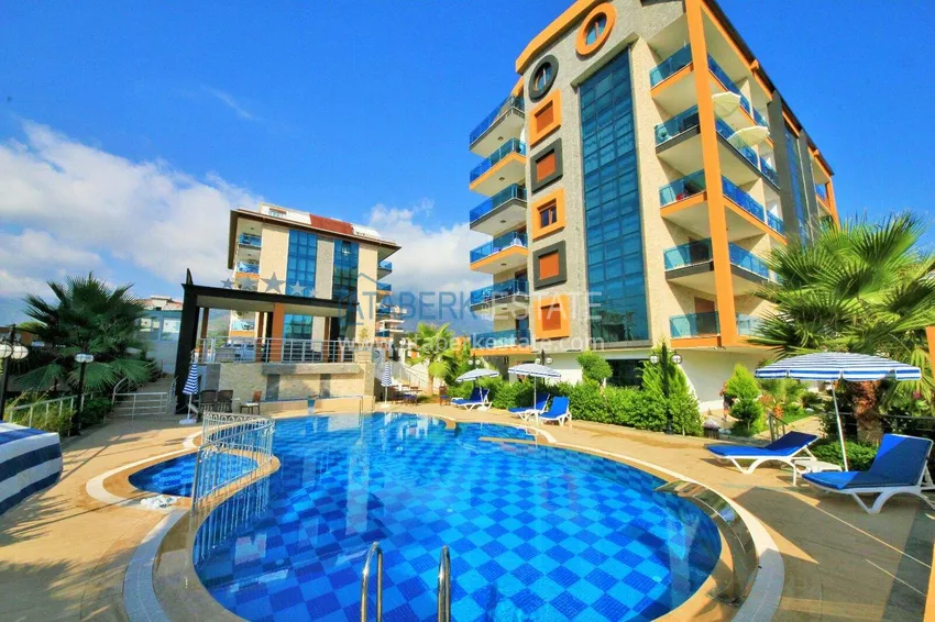 Przestronny apartament 1+1 w Kestel — 75 m2 umeblowany, 150 metrów od morza 1 