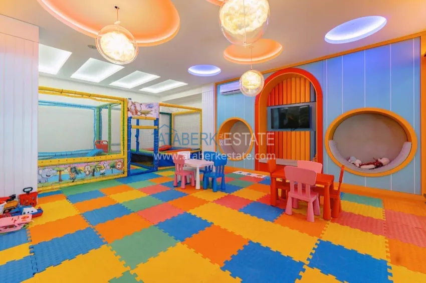 1+1 panoramiczny apartament w centrum Mahmutlar - luksusowe meble, morze w odległości spaceru 14 