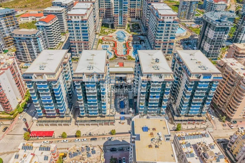 1+1 panoramiczny apartament w centrum Mahmutlar - luksusowe meble, morze w odległości spaceru 3 