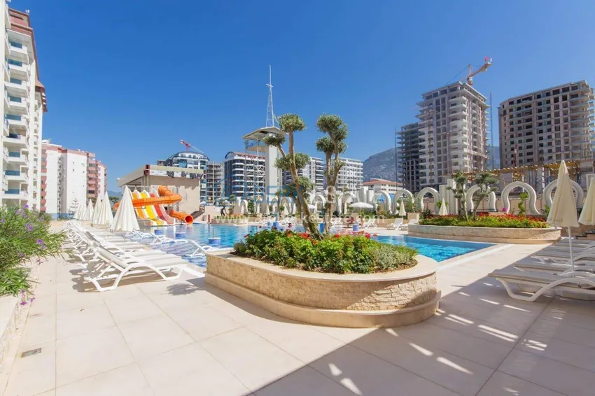 1+1 panoramiczny apartament w centrum Mahmutlar - luksusowe meble, morze w odległości spaceru 9 